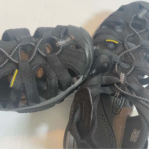 NWOT Keen black waterproof hiking sandals 9 - Picture 4 of 13